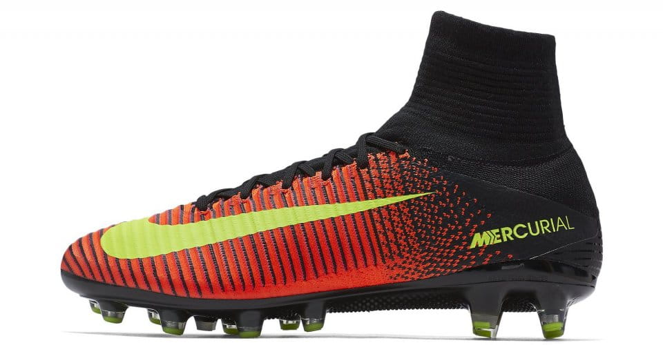 Anfibio Buzo Persona Football shoes Nike MERCURIAL SUPERFLY V AG-PRO - Top4Football.com