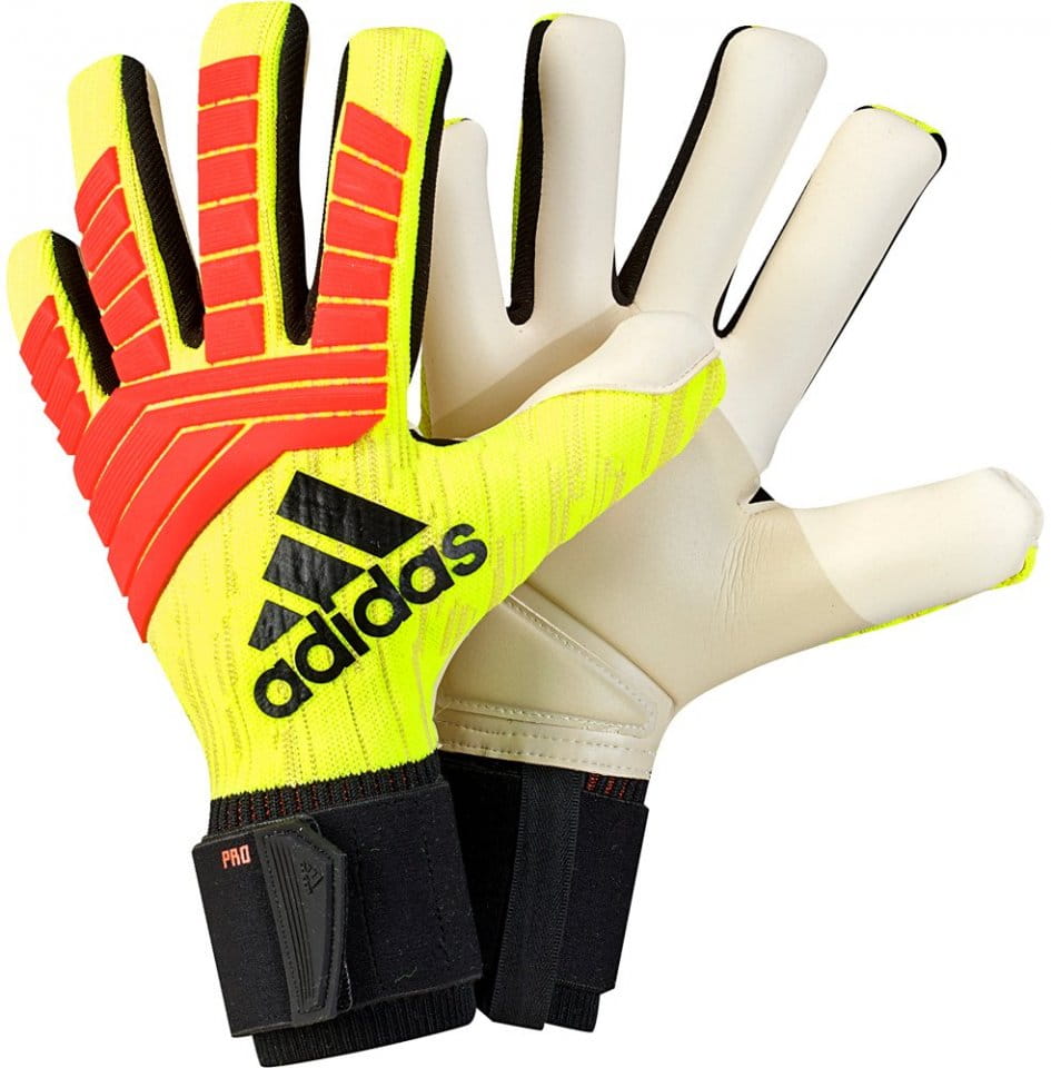 Goalkeeper's gloves adidas Predator PRO - Top4Football.com