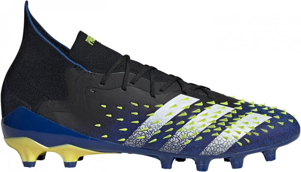 Football shoes adidas PREDATOR FREAK .1 AG